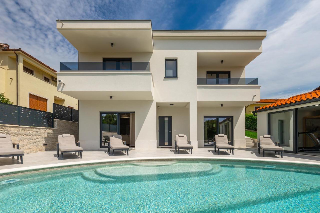 Villa Cascada Muntic ภายนอก รูปภาพ