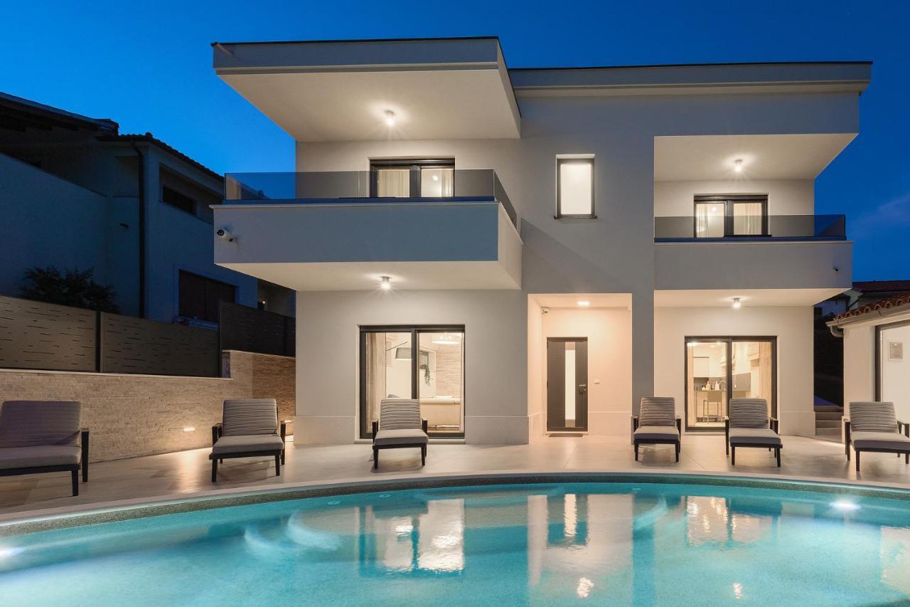 Villa Cascada Muntic ภายนอก รูปภาพ
