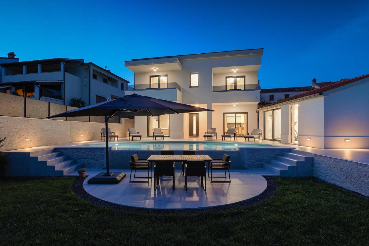 Villa Cascada Muntic ภายนอก รูปภาพ